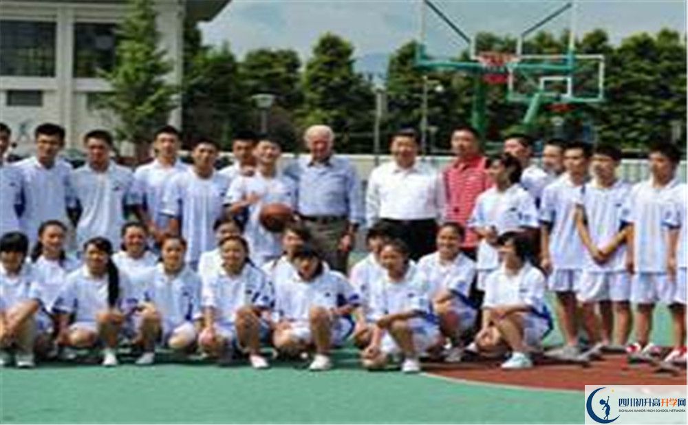 2020青城山高級(jí)中學(xué)初升高分班考試題？