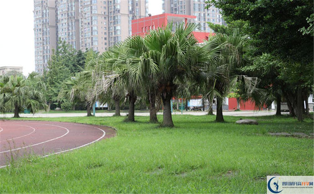 成都南開為明學校高中分班考試難嗎？