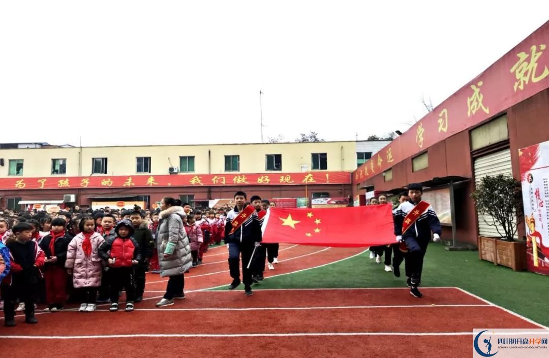成都文武學(xué)校高中分班考試難嗎？