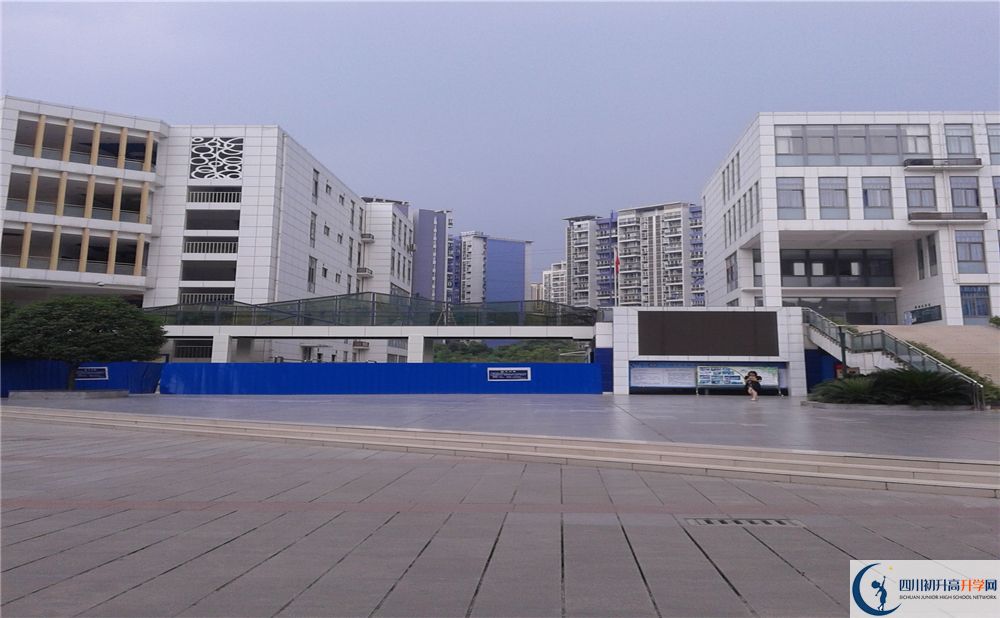 成都市第三中學2020年高考人數(shù)是多少？