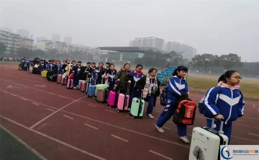 成都華西中學(xué)2020年高考人數(shù)是多少？