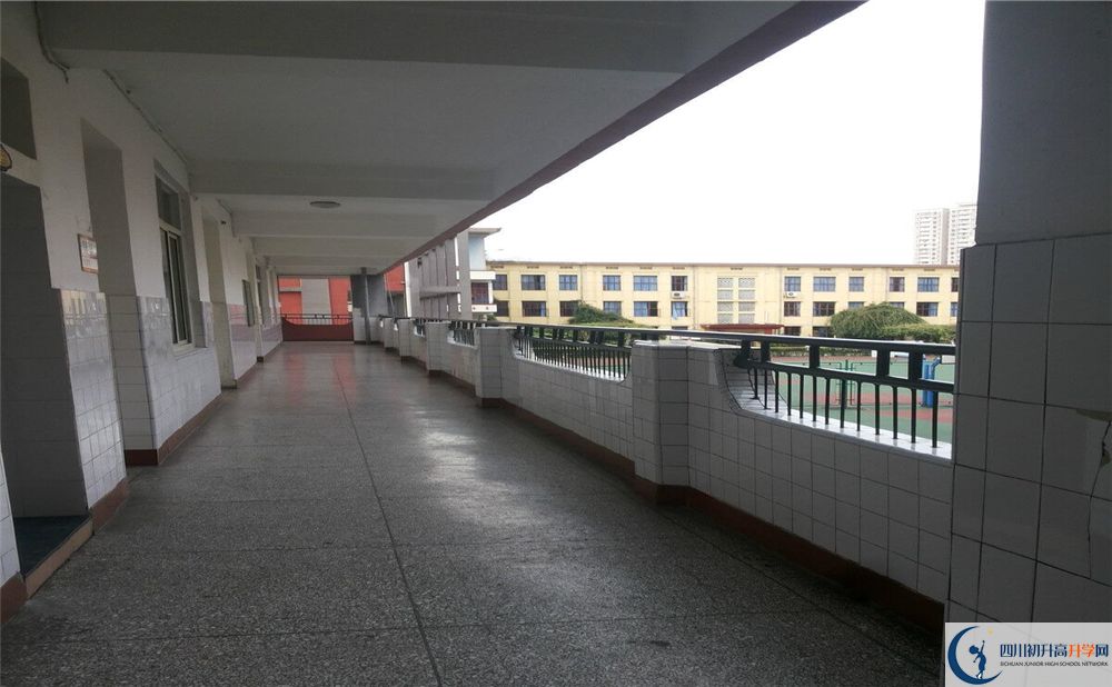 成都市通錦中學(xué)錄取分?jǐn)?shù)線高不高？